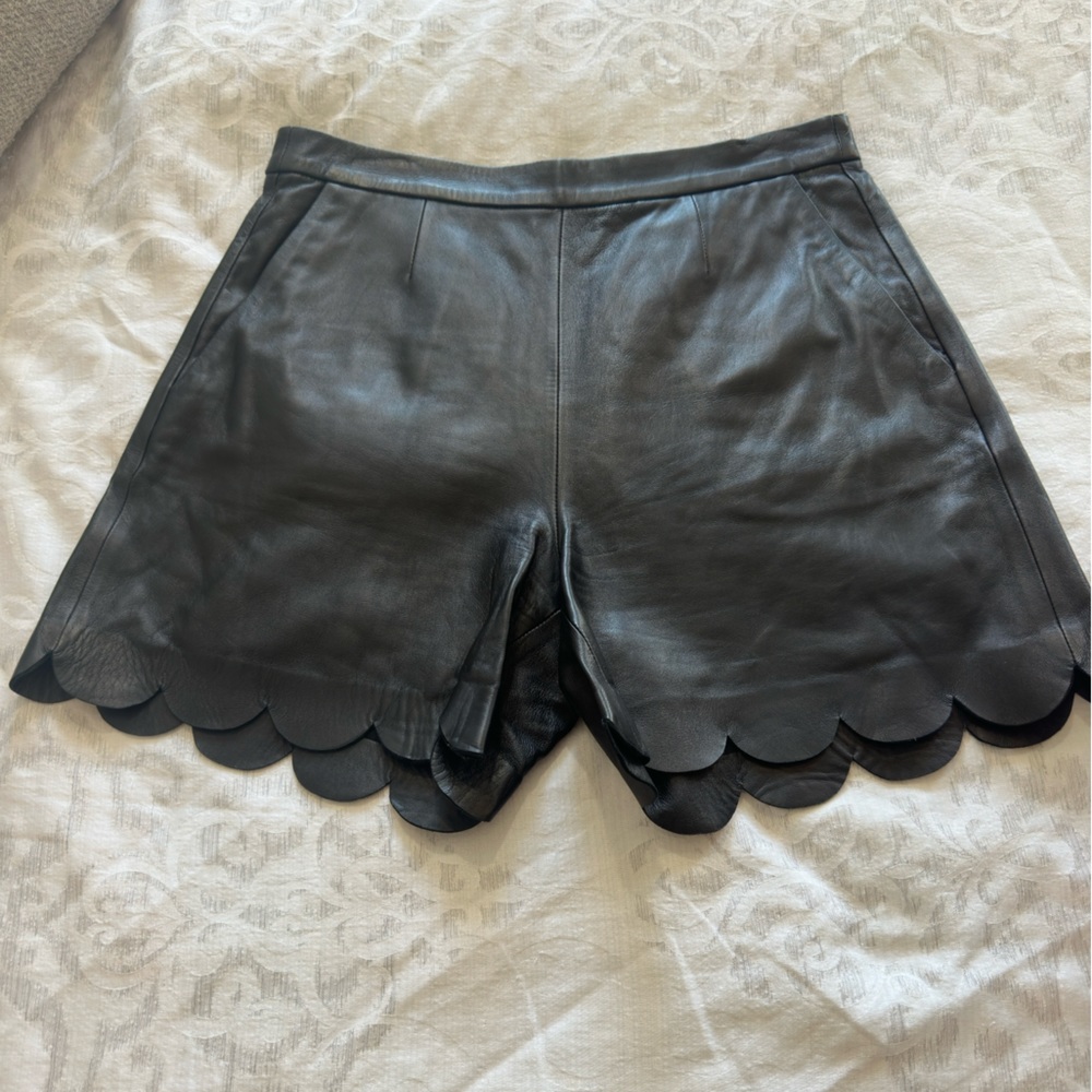 Red Valentino leather shorts with scalloped hem size 44.